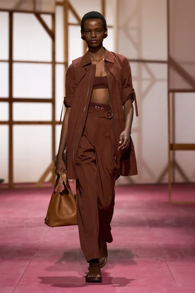 Look 37